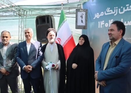 آغاز سال تحصیلی جدید با نواختن زنگ مهر در مدارس رفسنجان